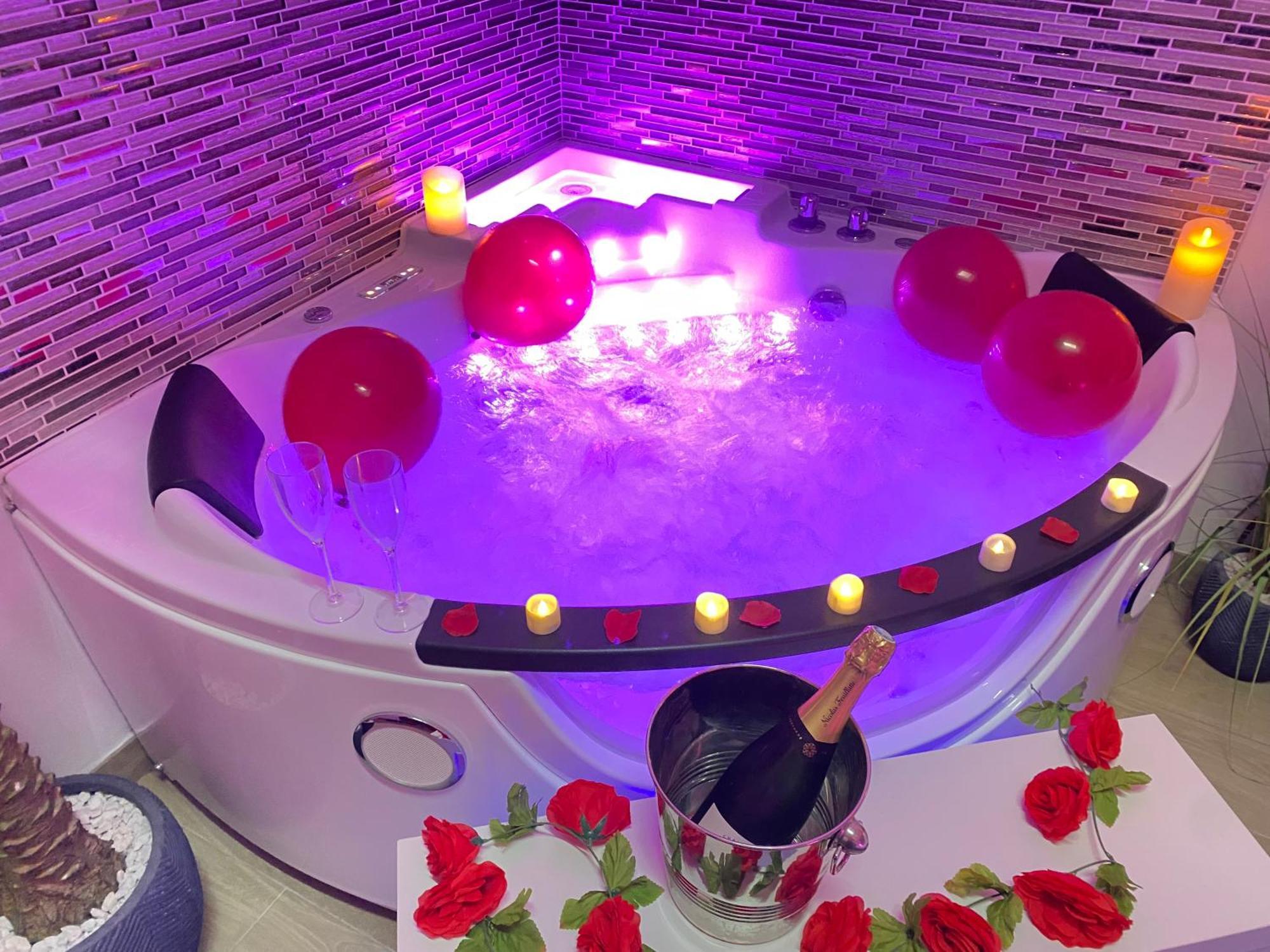 L'Escale Balneo'Romantique - Loveroom - Jacuzzi & Petit Dejeuner Villiers-sur-Marne Exteriér fotografie