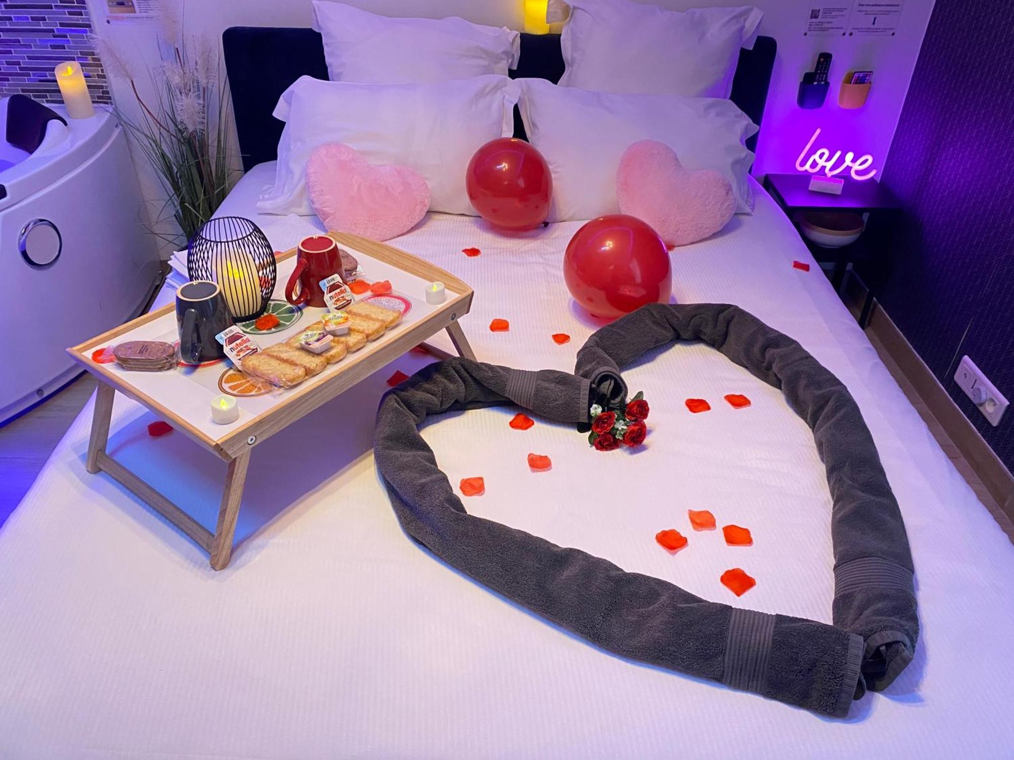 L'Escale Balneo'Romantique - Loveroom - Jacuzzi & Petit Dejeuner Villiers-sur-Marne Exteriér fotografie
