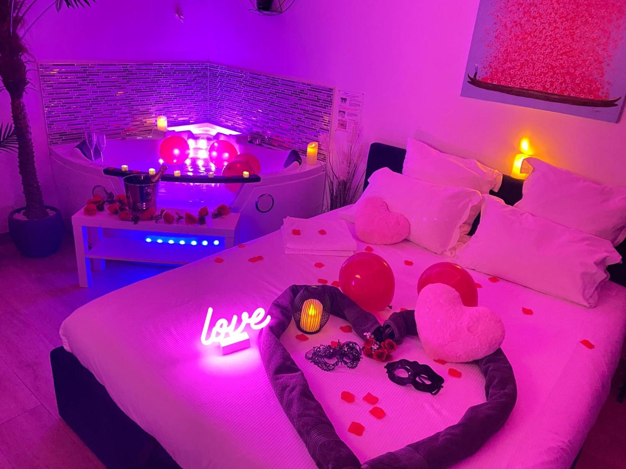 L'Escale Balneo'Romantique - Loveroom - Jacuzzi & Petit Dejeuner Villiers-sur-Marne Exteriér fotografie