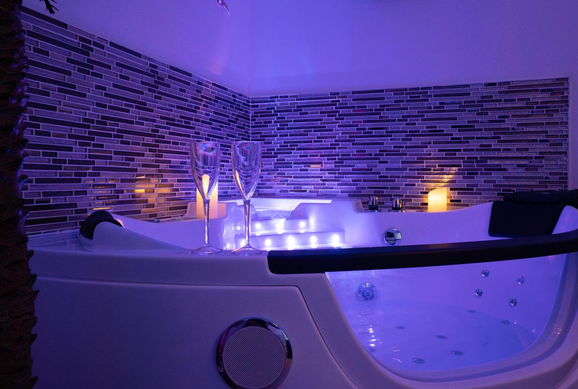 L'Escale Balneo'Romantique - Loveroom - Jacuzzi & Petit Dejeuner Villiers-sur-Marne Exteriér fotografie